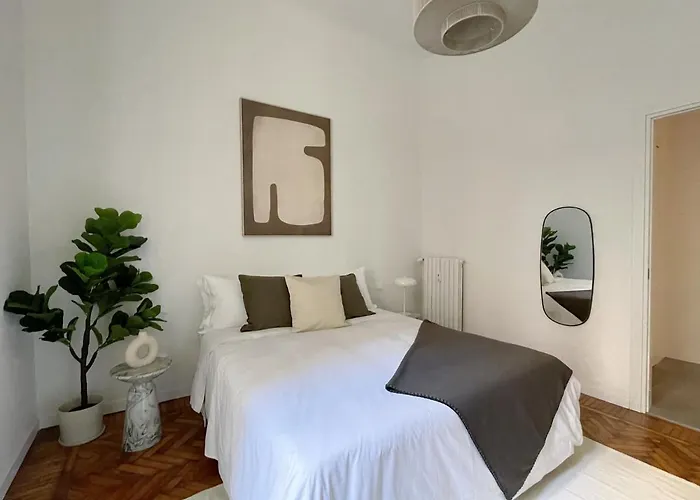 Casa Unica Milano - Spacious & Contemporary - Bullona I
